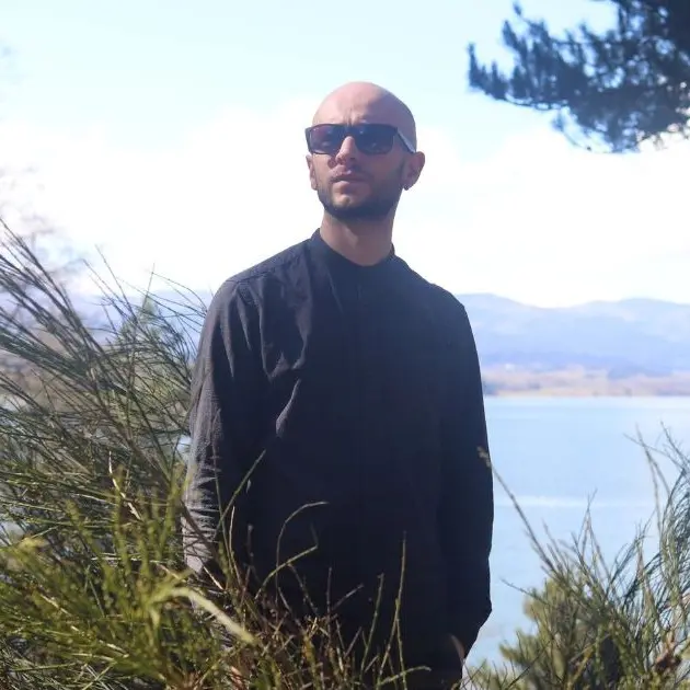 L’uomo che registra il sussurro della Sila: Domenico Palopoli cattura la voce segreta di alberi, muschi e alveari\n