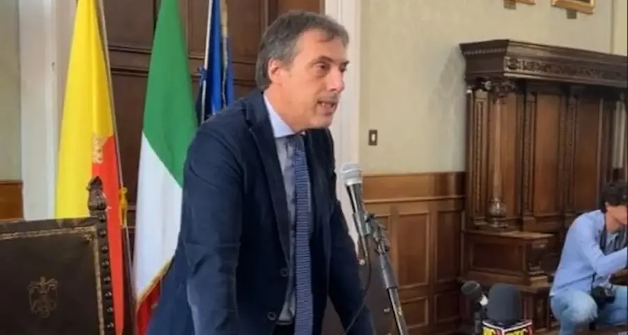 Dall’ amichettismo all’auto-bocciatura: i commenti poco teneri sull’esclusione dell’assessore Costantino
