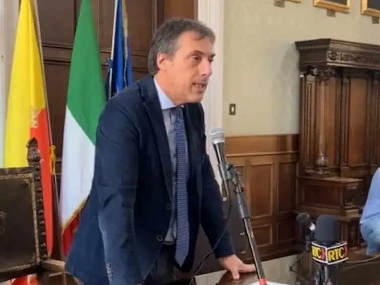 Dall’ amichettismo all’auto-bocciatura: i commenti poco teneri sull’esclusione dell’assessore Costantino