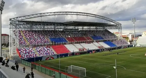 Cosenza-Potenza si giocherà a porte chiuse: il Tar Calabria respinge il ricorso del club lucano\n