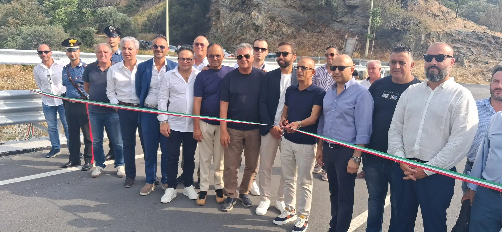 Dopo vent’anni ricostruito (più lungo) e riaperto al traffico il ponte sul Savuto di Nocera Terinese