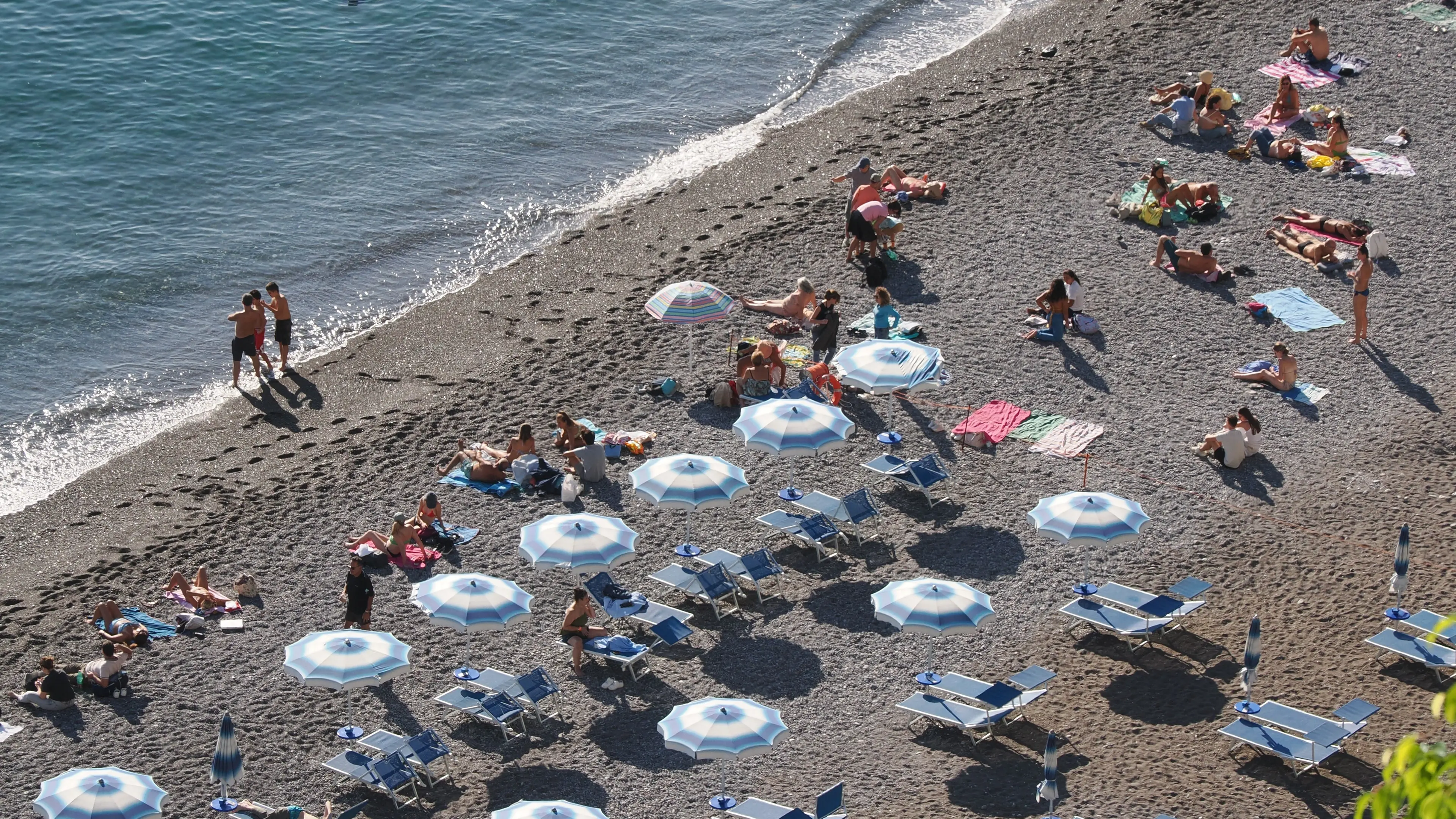 <p>Vacanze, settembre è il nuovo agosto: 10 milioni di italiani<span style=\"color:hsl(0, 75%, 60%);\"> pronti a partire</span>, ma per soggiorni più brevi</p>