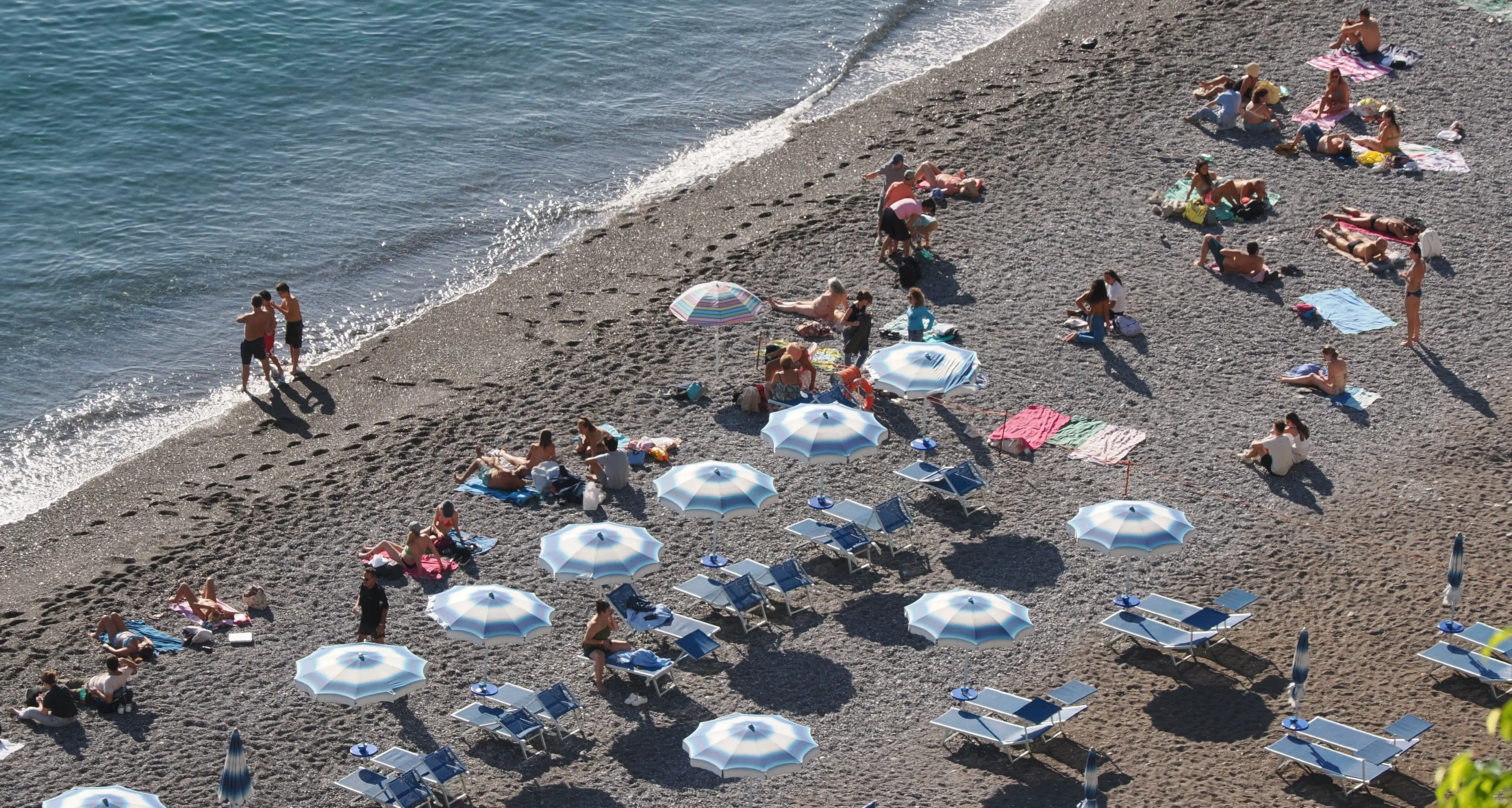 <p>Vacanze, settembre è il nuovo agosto: 10 milioni di italiani<span style=\"color:hsl(0, 75%, 60%);\"> pronti a partire</span>, ma per soggiorni più brevi</p>