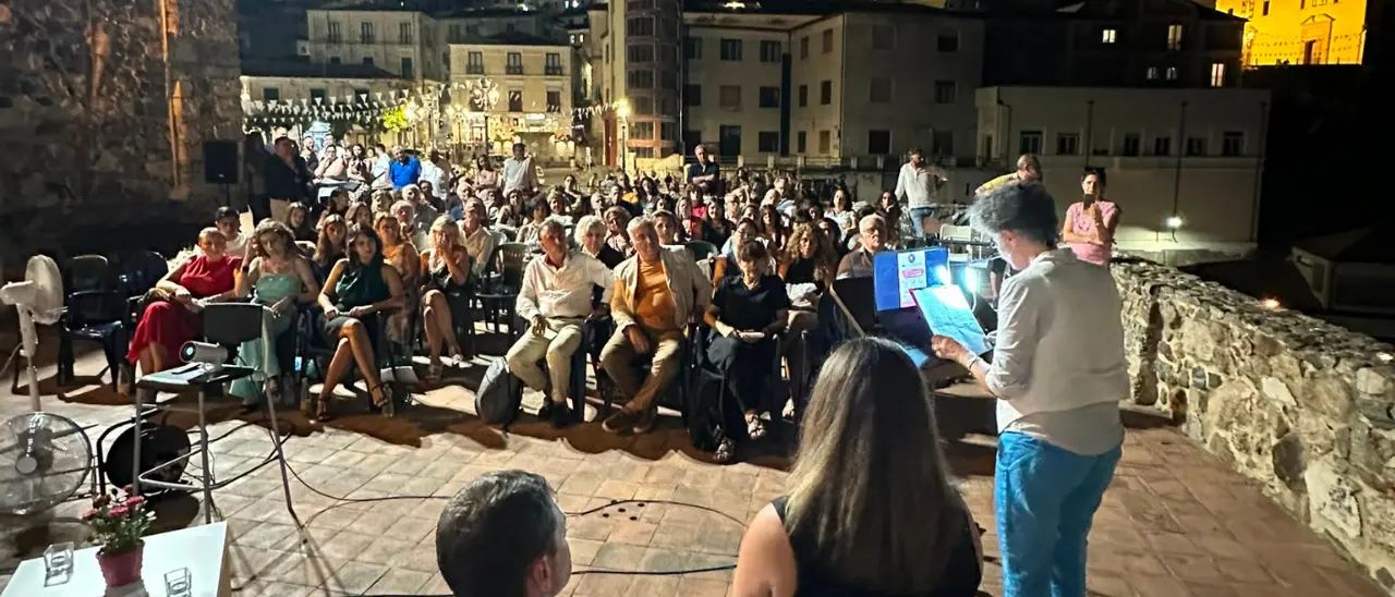 Pizzo, prevenzione oncologica e ricerca al centro della serata di Sole di Speranza: «La diagnosi precoce può fare la differenza»\n