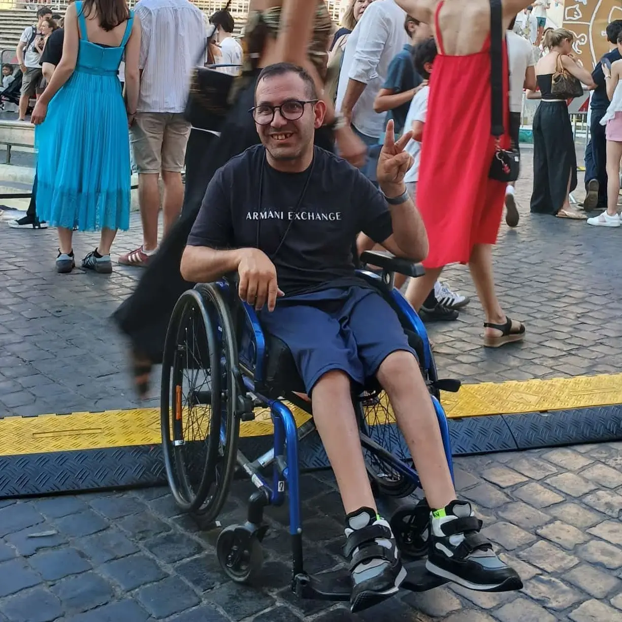 Oltre i limiti del corpo: il\u00A0viaggio di Mino tra ostacoli, amore e conoscenza\n