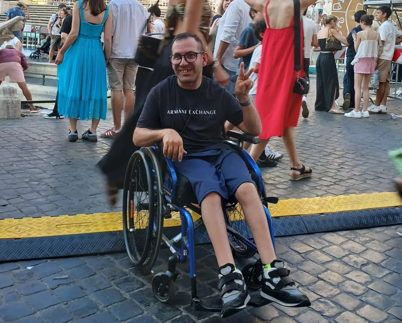 Oltre i limiti del corpo: il\u00A0viaggio di Mino tra ostacoli, amore e conoscenza\n