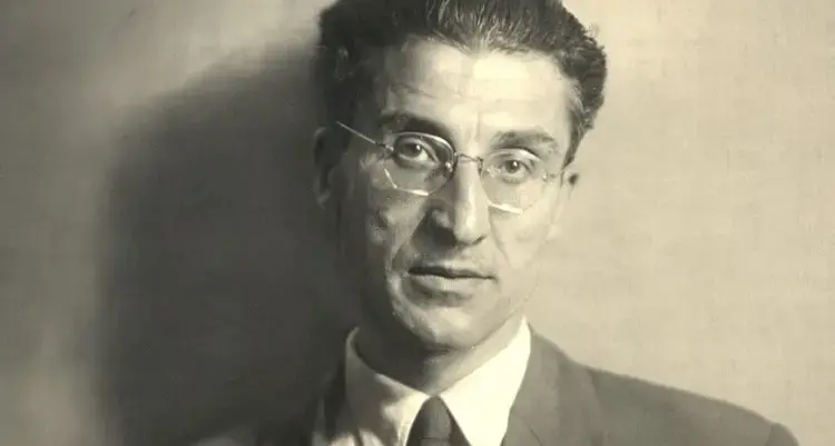 “Nella luce improvvisa”: con Enzo Romeo un viaggio tra le poesie al confino a Brancaleone di Cesare Pavese