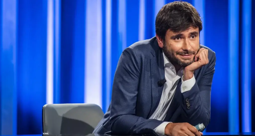 Di Battista sta meglio dopo il malore a Cuba,\u00A0aereo sanitario pronto:\u00A0«Ce la metterò tutta per tornare presto»\n