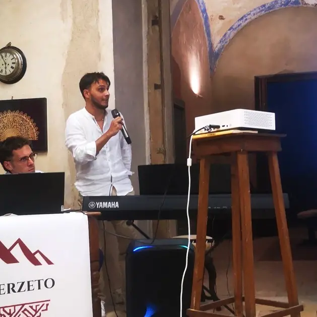 Mister Italia, il cosentino Gerardo Malagrinò conquista la fascia di “Modello d’Italia”\n\n\n