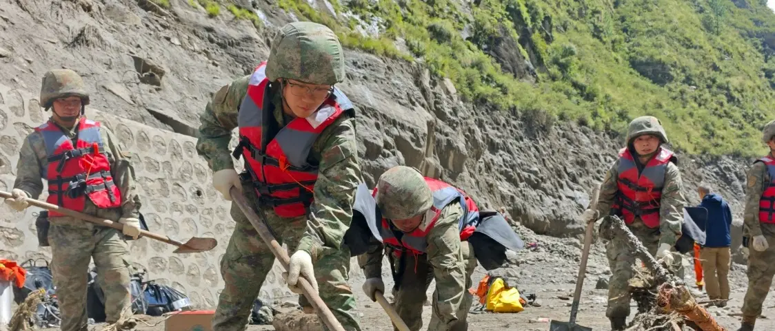 Alluvione in Nepal, oltre 900 vittime mentre 933 lavoratori sono intrappolati nei tunnel di sistemi idroelettrici\n