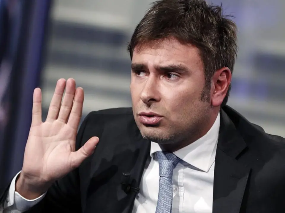 Di Battista ricoverato a Cuba, la compagna arriva all’Avana. Dal Gemelli due medici al fianco dei sanitari cubani
