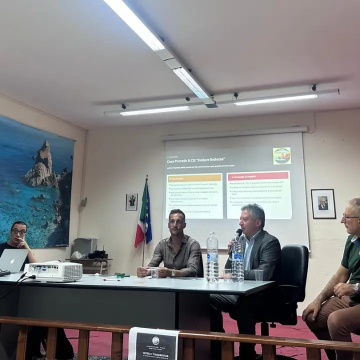 Parghelia, la minoranza alza il tiro: «Possibili dimissioni del nostro intero gruppo». Scontro a distanza con il sindaco\u00A0Landro su acqua e fogne\n