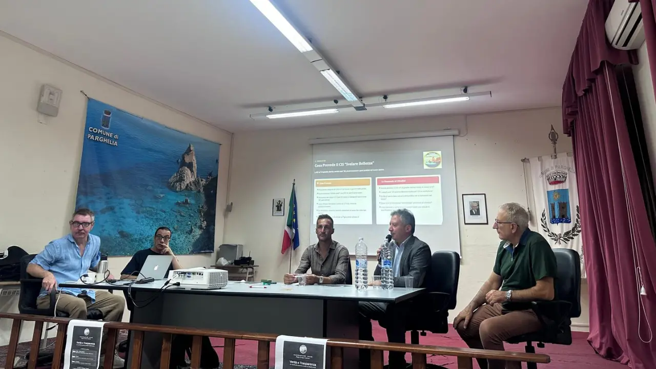 Parghelia, la minoranza alza il tiro: «Possibili dimissioni del nostro intero gruppo». Scontro a distanza con il sindaco\u00A0Landro su acqua e fogne\n