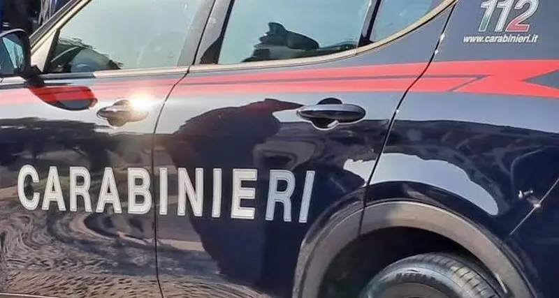 Spari in un appartamento di Roma, tre morti: erano padre, madre e figlia\n