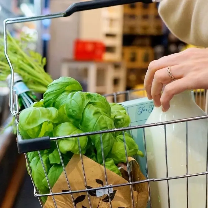Olio, caffè e zucchine a peso d'oro: la mappa dei rincari che svuota le tasche degli italiani\n