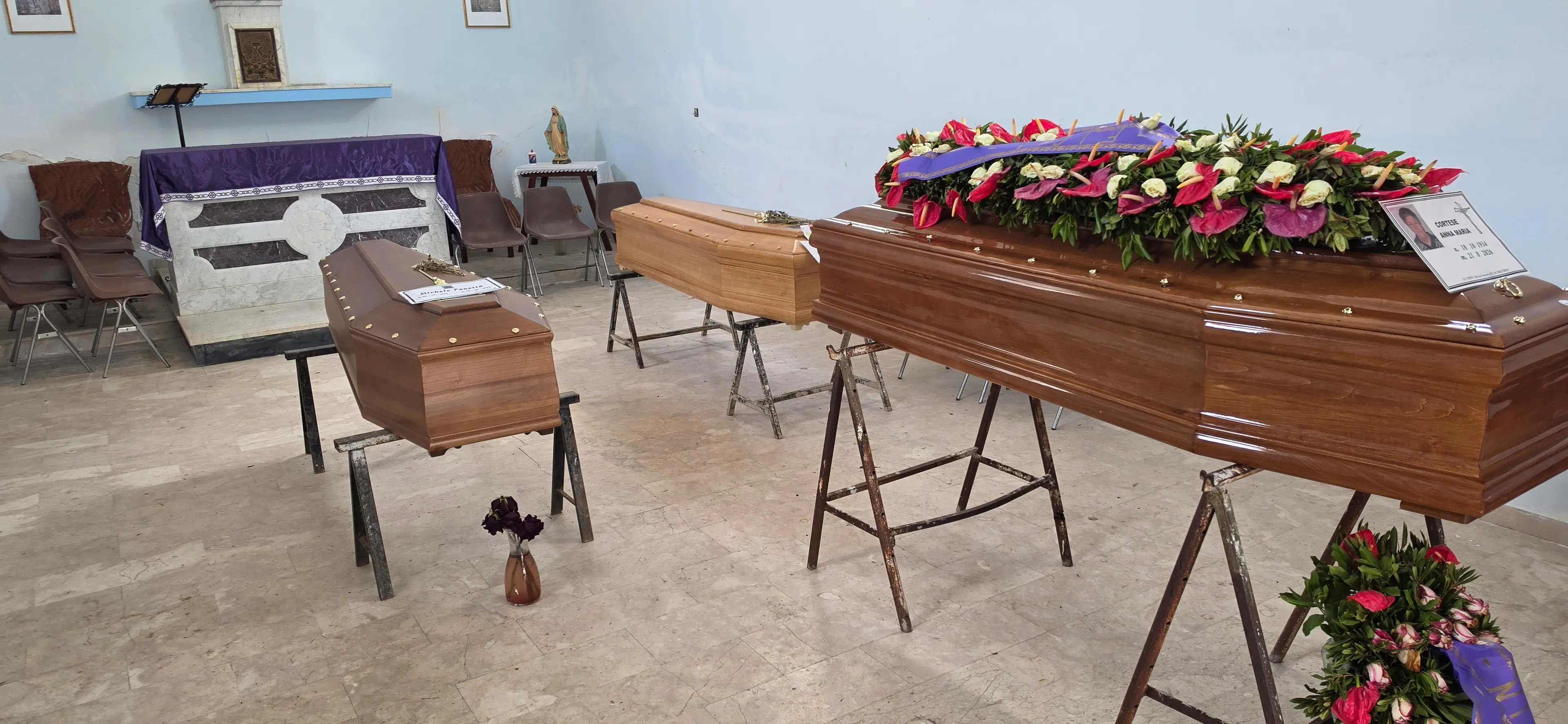 «Da quasi due mesi mia madre attende una degna sepoltura»: la denuncia di una famiglia di Villa San Giovanni\n