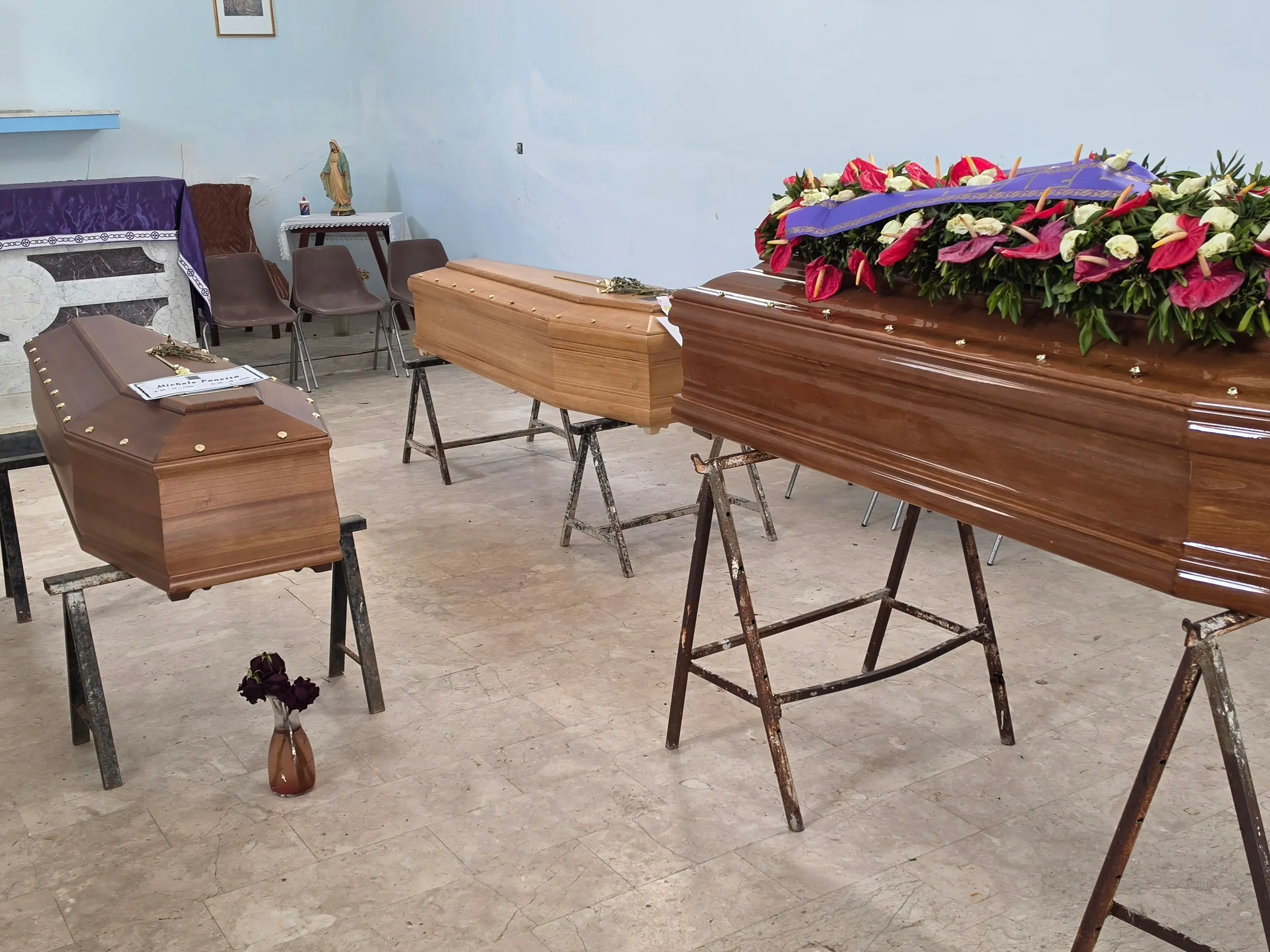 «Da quasi due mesi mia madre attende una degna sepoltura»: la denuncia di una famiglia di Villa San Giovanni