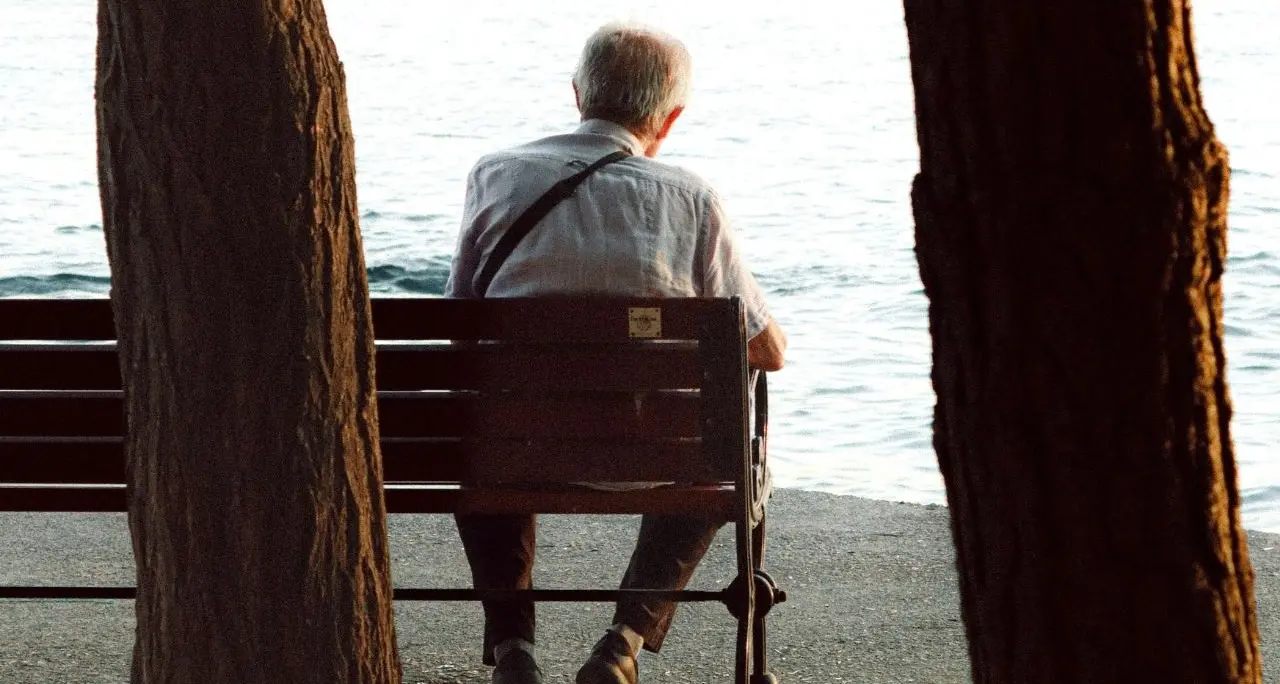 L’Italia del domani: meno residenti, più solitudine e la sfida di una forza lavoro che si restringe\n
