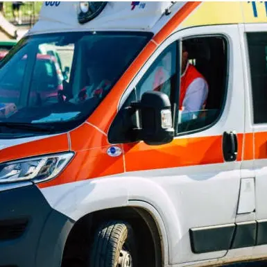 Piacenza, corriere muore per un malore durante una consegna: oggi scadeva il suo contratto\n