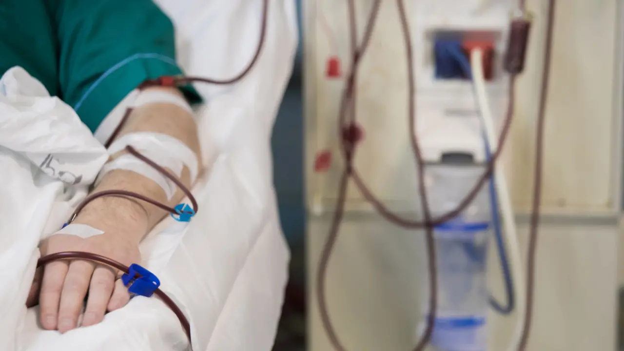 «Oggi niente dialisi a Nicotera, il medico è malato»: otto pazienti costretti a cercarsi un passaggio per Tropea\n
