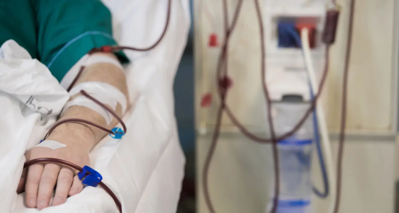 «Oggi niente dialisi a Nicotera, il medico è malato»: otto pazienti costretti a cercarsi un passaggio per Tropea\n