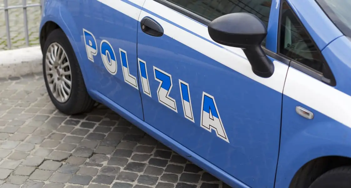 Sparatoria a Vibo nel quartiere Affaccio, c’è un fermo per tentato omicidio: la rissa in un autolavaggio probabile movente\n