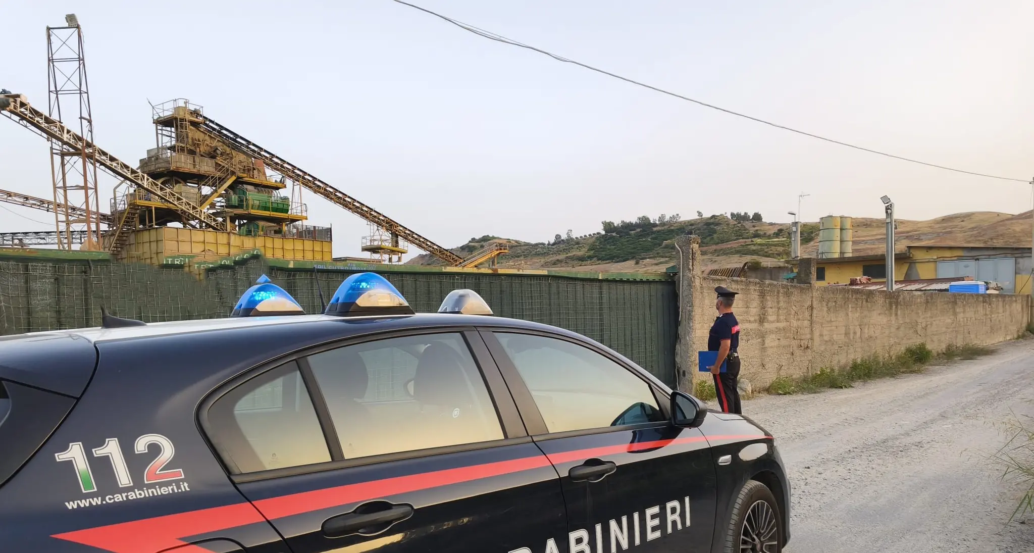 Sversamento illecito di reflui nel torrente Soveria Simeri e acque torbide in mare, una denuncia\n
