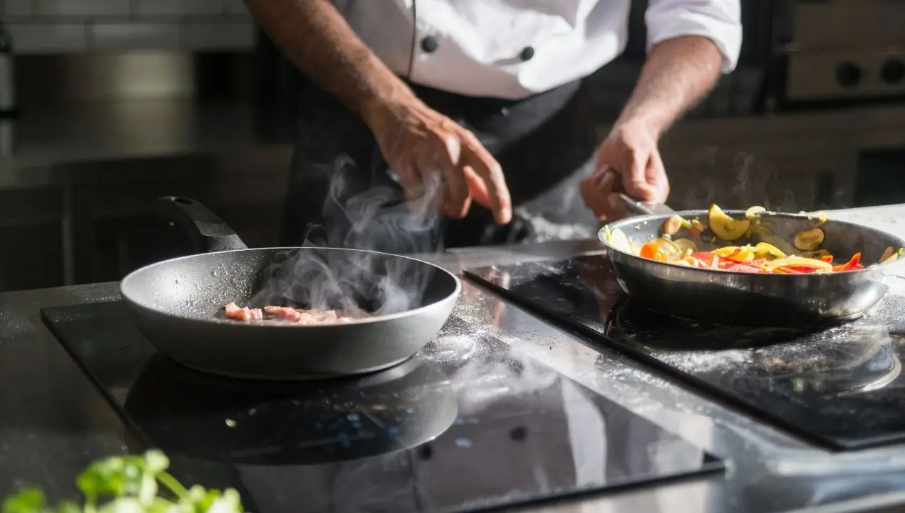 Catanzaro si prepara alla “Cena straordinaria”: mille posti a tavola e sei chef stellati per celebrare i sapori della Calabria\n
