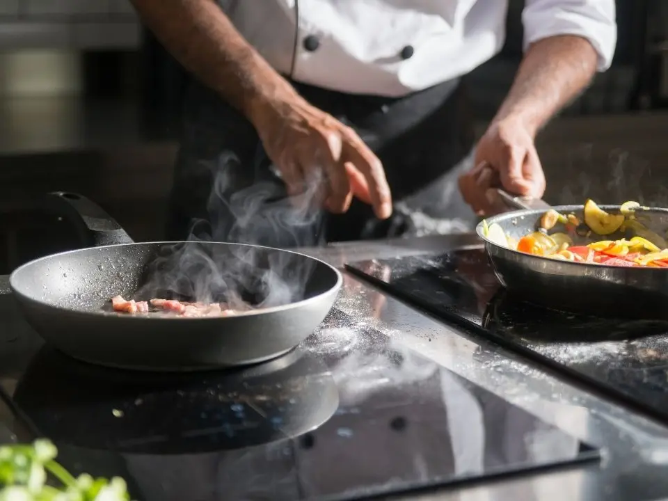 Catanzaro si prepara alla “Cena straordinaria”: mille posti a tavola e sei chef stellati per celebrare i sapori della Calabria