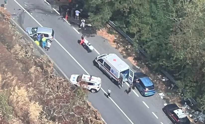 Grave incidente a Guardia Piemontese, scontro frontale tra due auto: un ferito in codice rosso\n