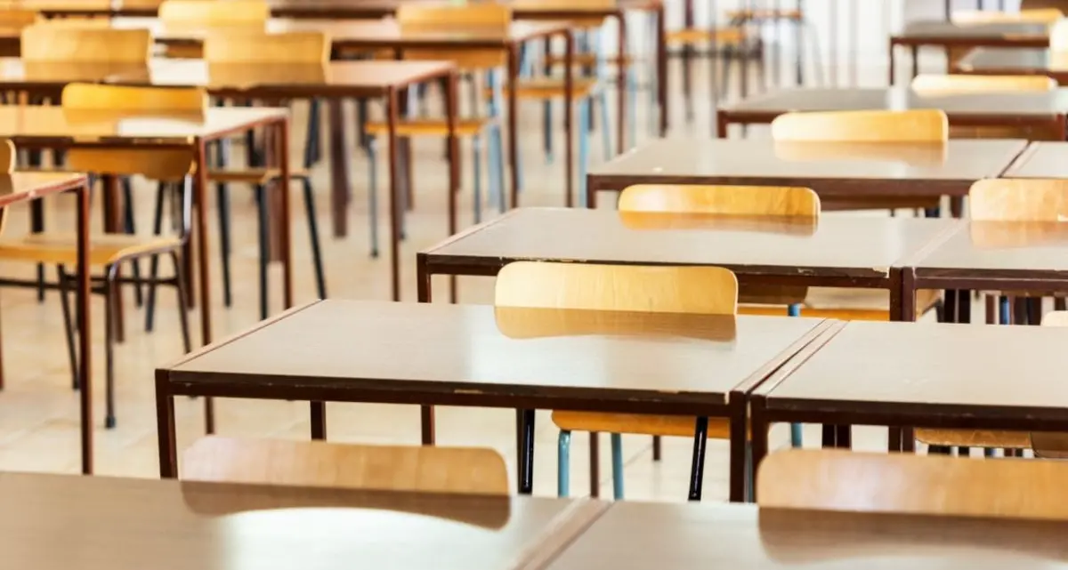 Rinviare l’inizio della scuola per il caldo, i dirigenti: «La vera soluzione è\u00A0adeguare gli edifici al clima»\n