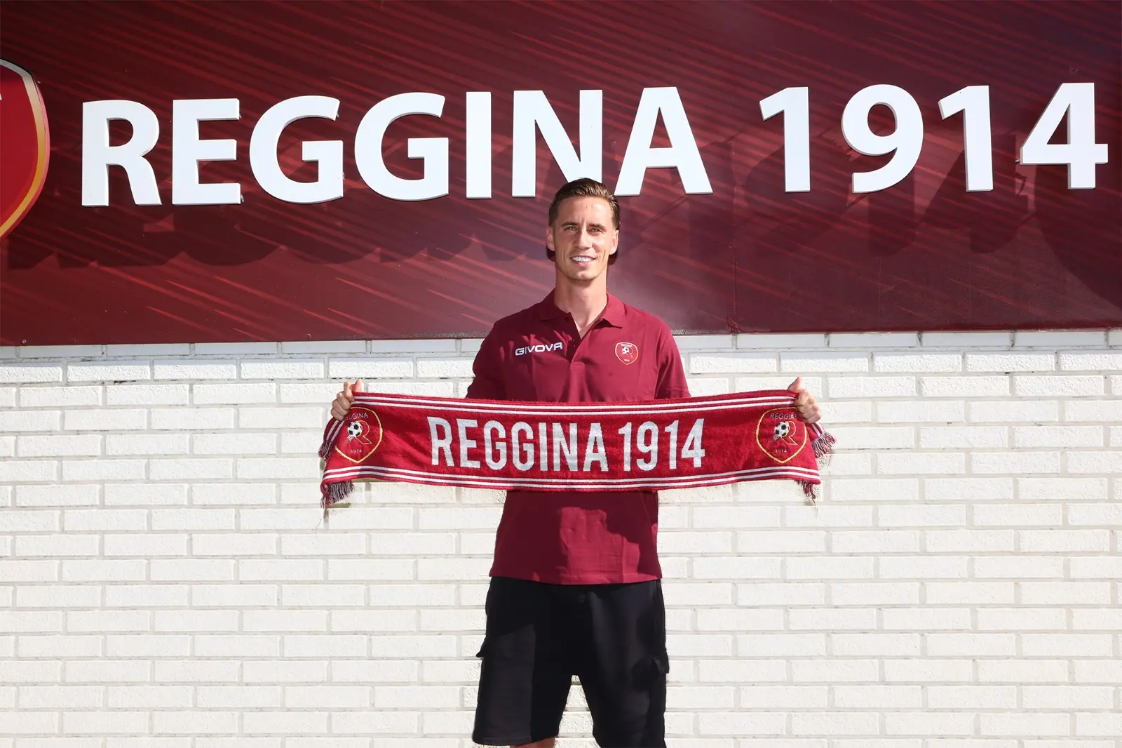 Reggina,\u00A0Andrea Magrassi è un calciatore amaranto\n