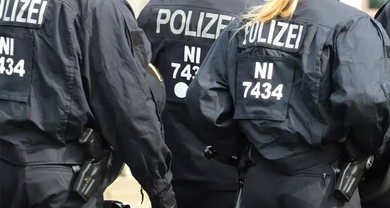 Esplosione alla stazione di Augusta in Germania: due feriti e traffico ferroviario in tilt\n