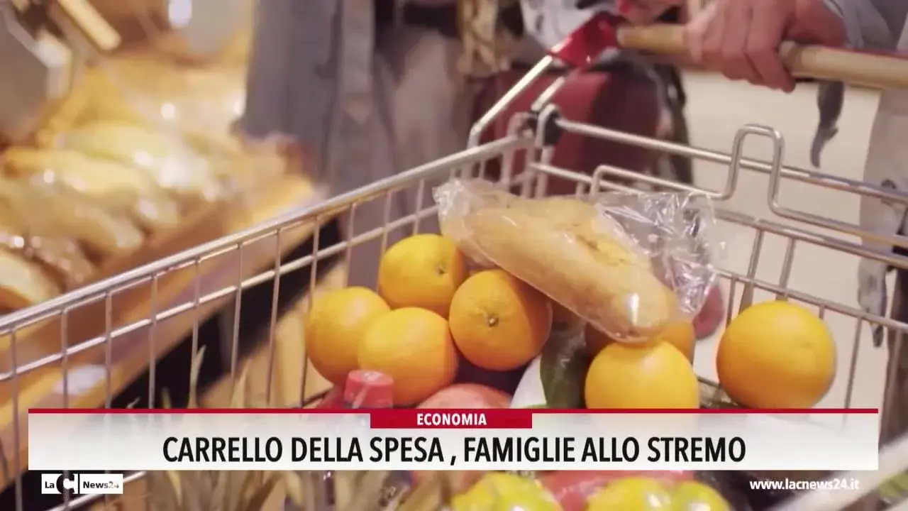 Carrello della spesa, famiglie allo stremo