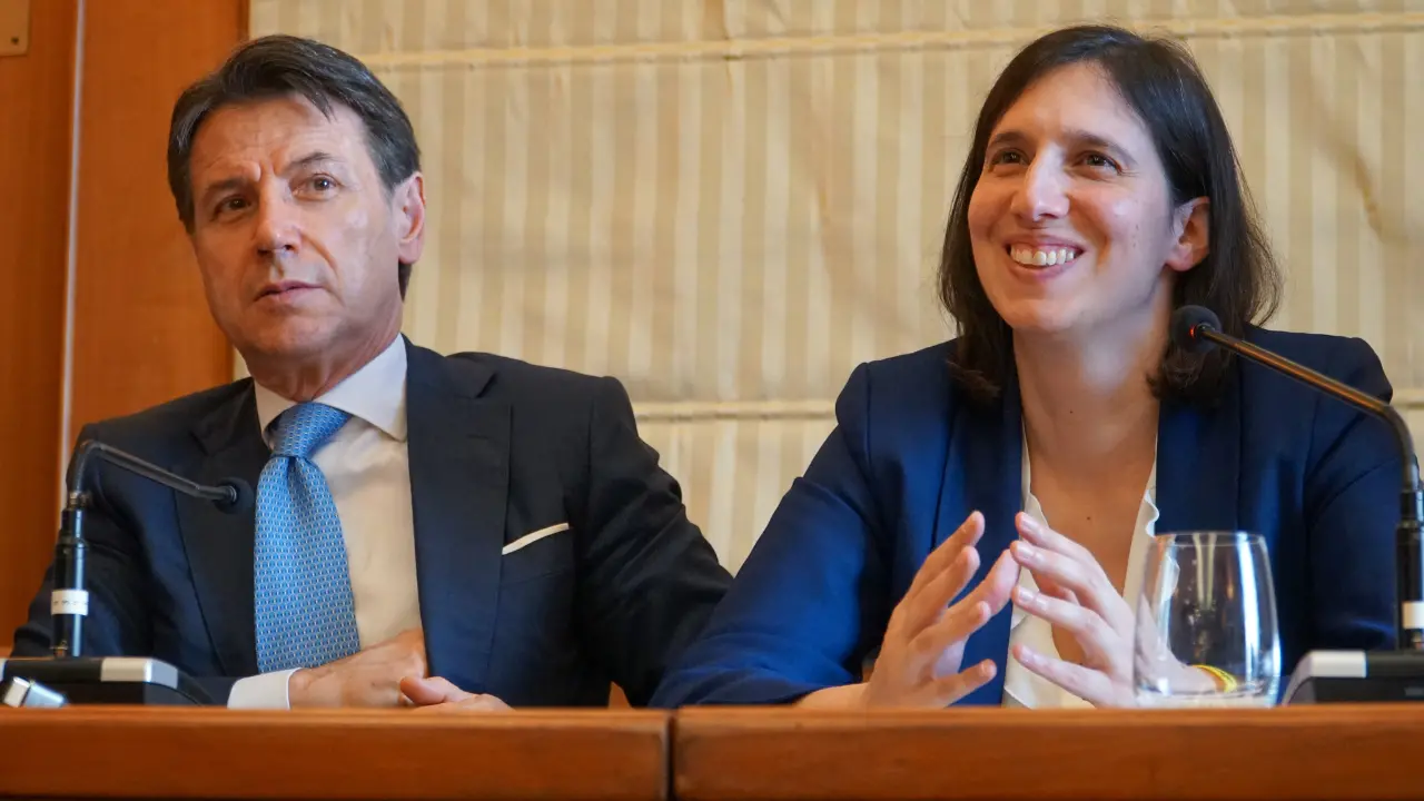 Schlein contro Conte, l’incubo agita il Pd: il fronte contrario alle primarie si allarga\n
