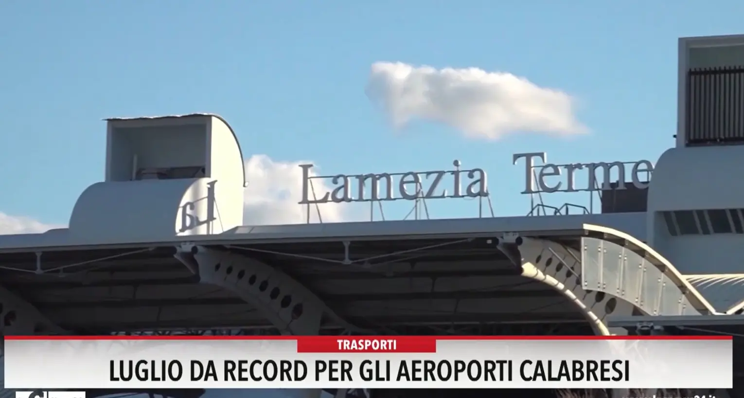 Luglio da record per gli aeroporti calabresi