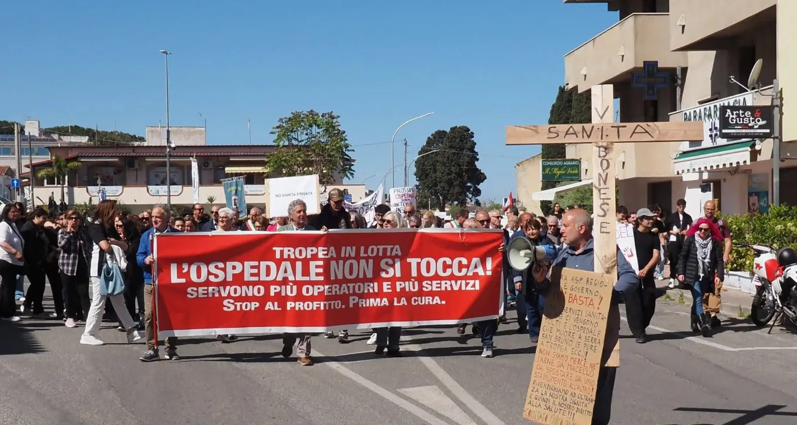 Ospedale di Tropea, riparte la mobilitazione: «Servono medici e Radiologia». Il Comitato prepara una nuova manifestazione pubblica\n