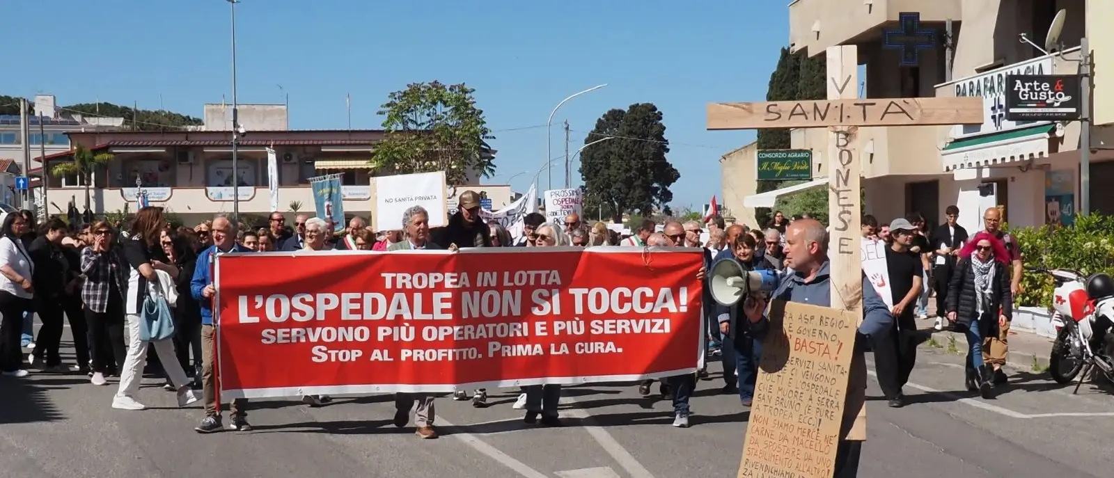Ospedale di Tropea, riparte la mobilitazione: «Servono medici e Radiologia». Il Comitato prepara una nuova manifestazione pubblica\n