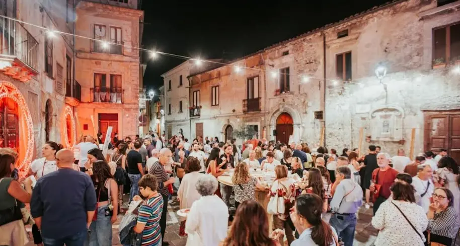 Dal Gaglioppo al Magliocco dolce, Grimaldi Enoica racconta la Calabria del vino tra cultura, territorio e innovazione\n