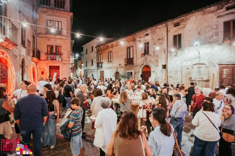 Dal Gaglioppo al Magliocco dolce, Grimaldi Enoica racconta la Calabria del vino tra cultura, territorio e innovazione\n