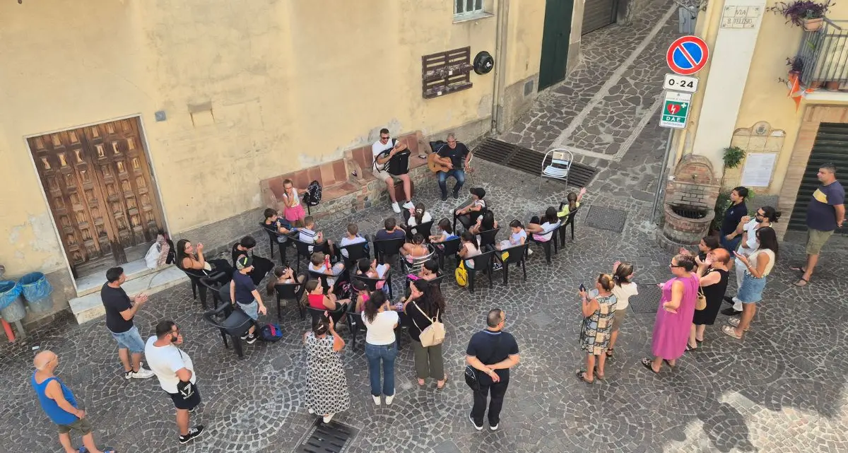 A Cropalati gli alunni riscoprono musica, dialetto e tradizioni con il progetto Cantastorie