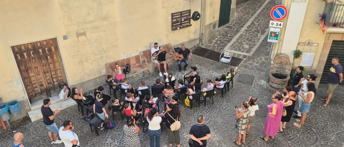 A Cropalati gli alunni riscoprono musica, dialetto e tradizioni con il progetto Cantastorie