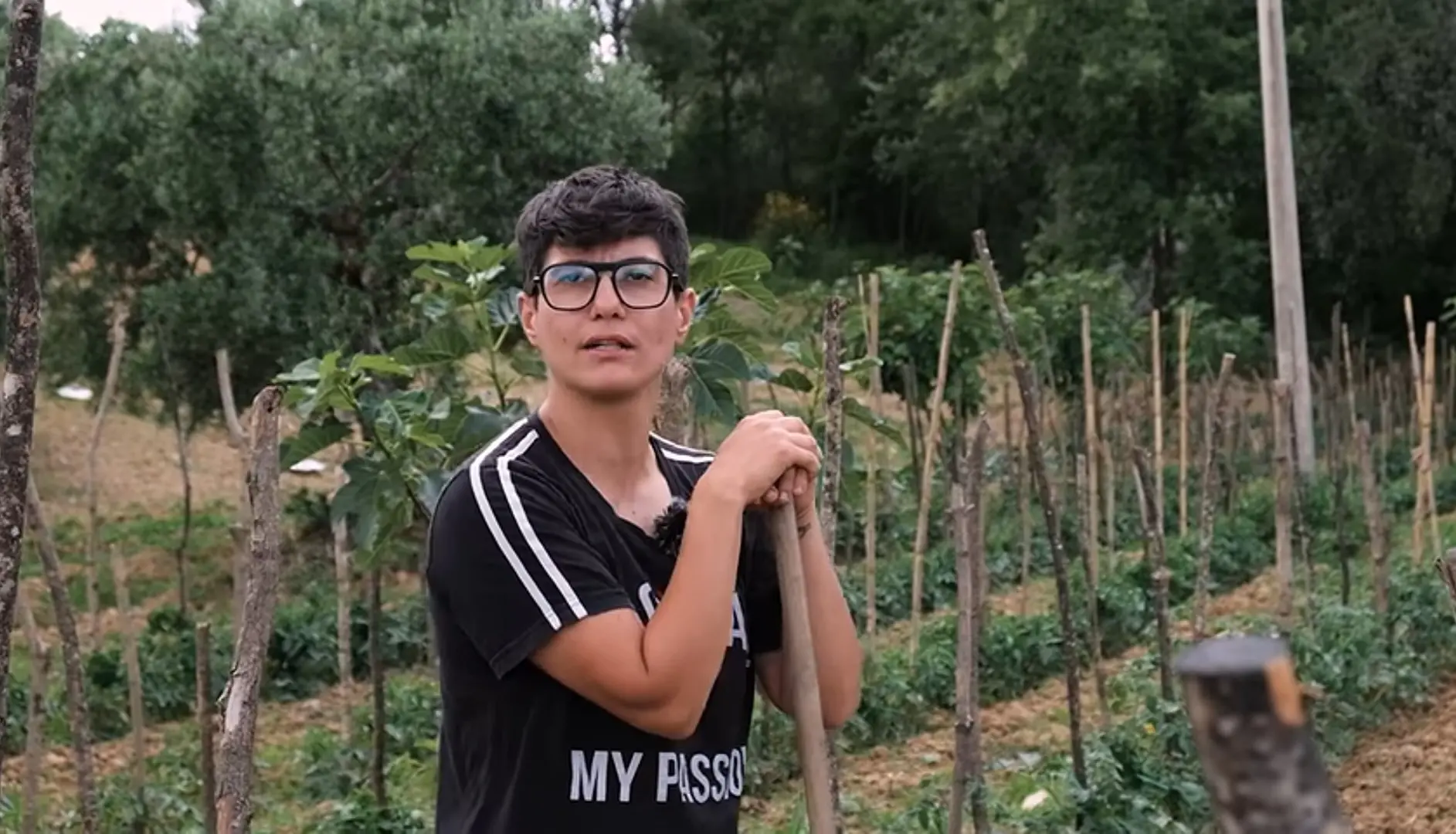 «Mani sporche che sanno di dignità»: la giovane contadina calabrese che ha scelto di vivere sola in campagna\n