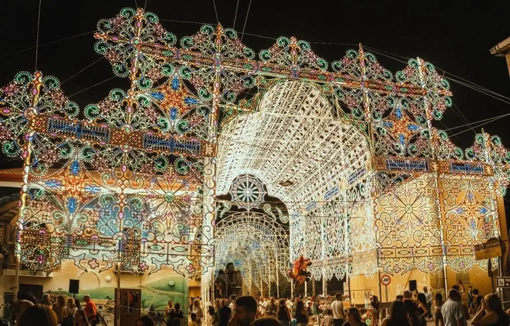 San Pietro Magisano accende il cielo, al via la settima edizione di LuceFest\n