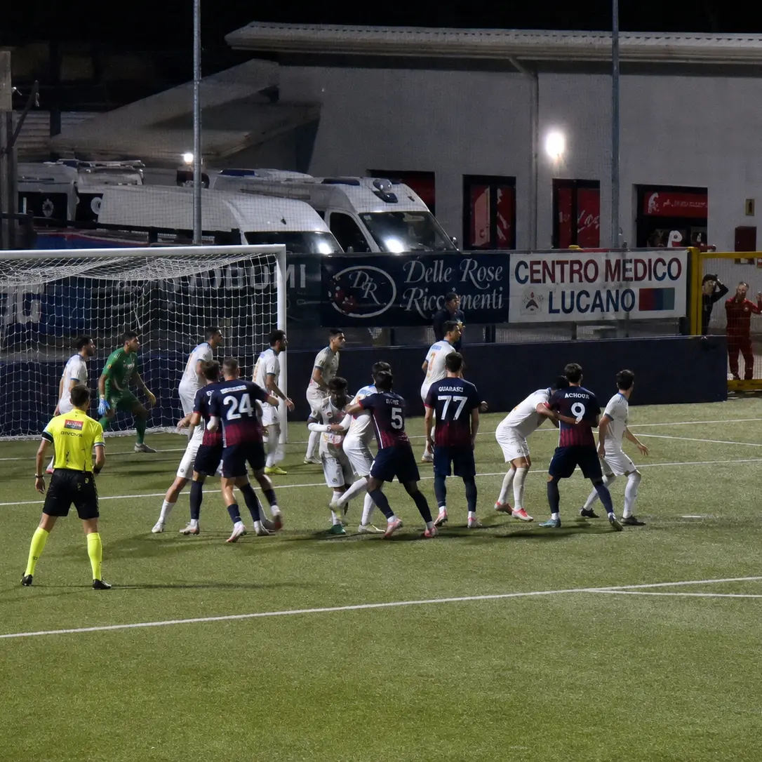 Cosenza, altra amarezza: Iliev combina il pasticcio e il Sorrento ringrazia (1-0)\n