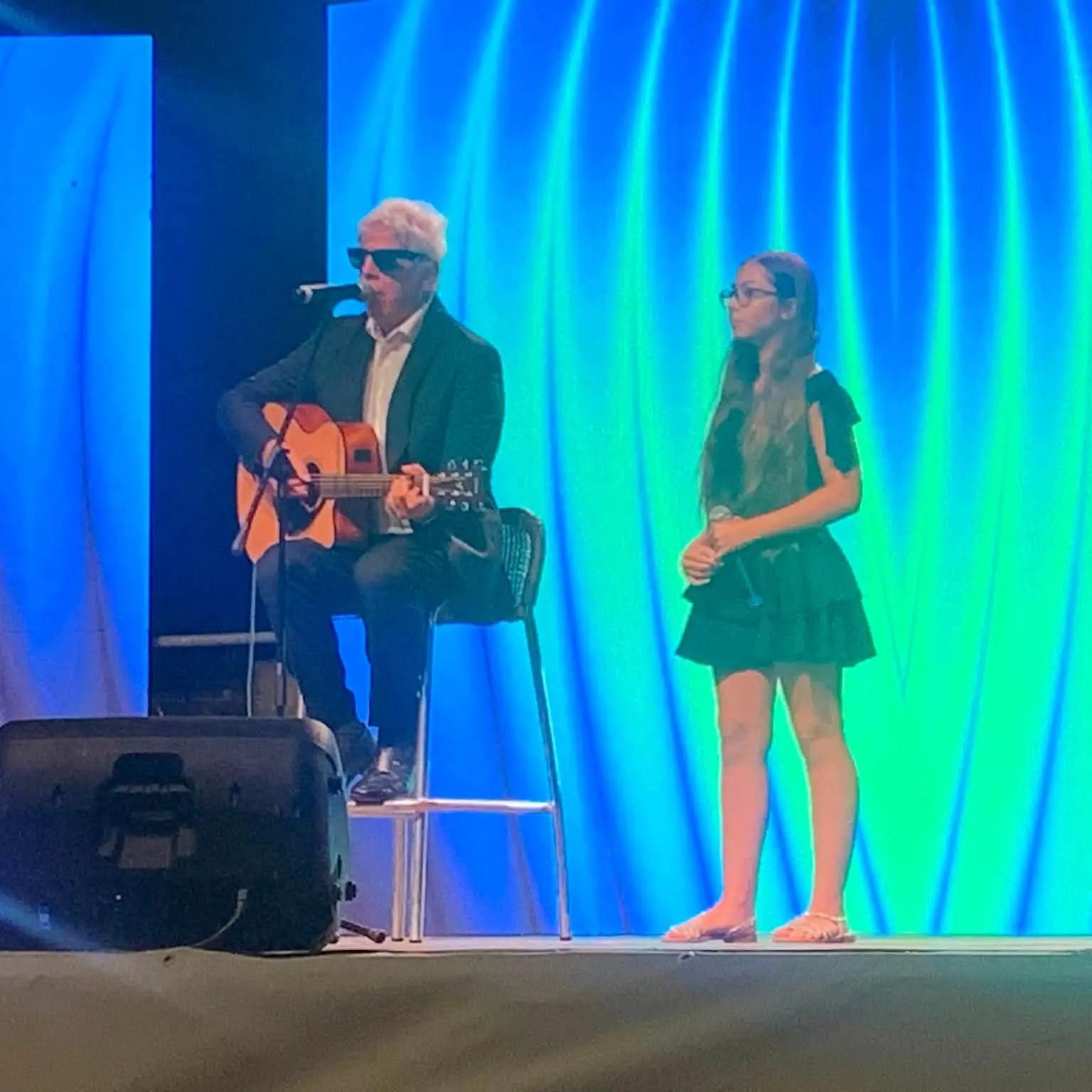 La giovane reggina Kristel Marcianò canta e incanta Lido di Camaiore\n