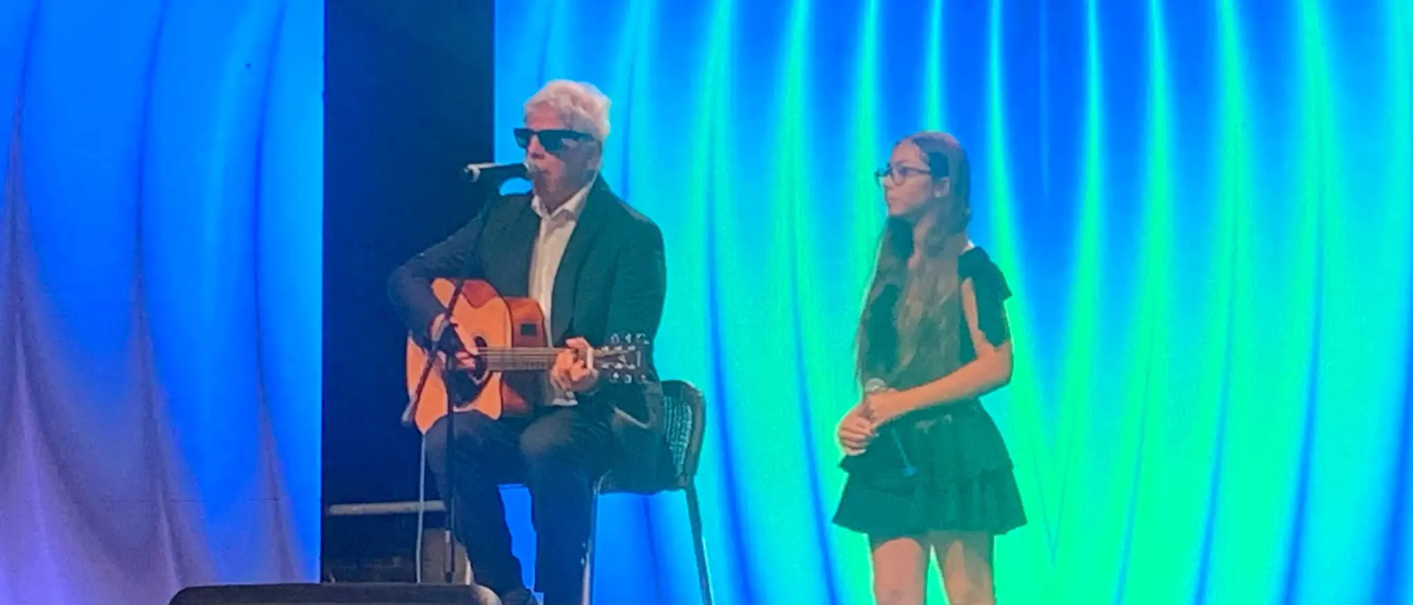 La giovane reggina Kristel Marcianò canta e incanta Lido di Camaiore\n