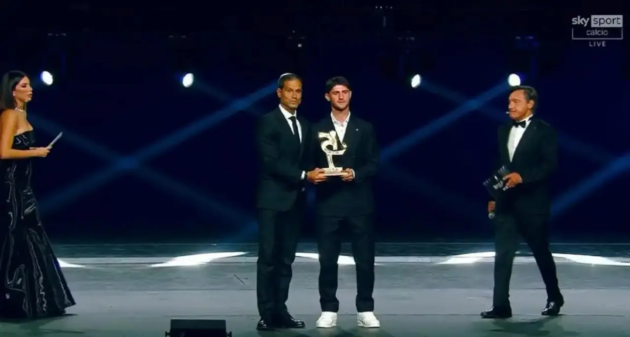 Dalla favola Catanzaro al premio alla Scala: Liberali è il miglior giovane della Serie B 2025/26\n
