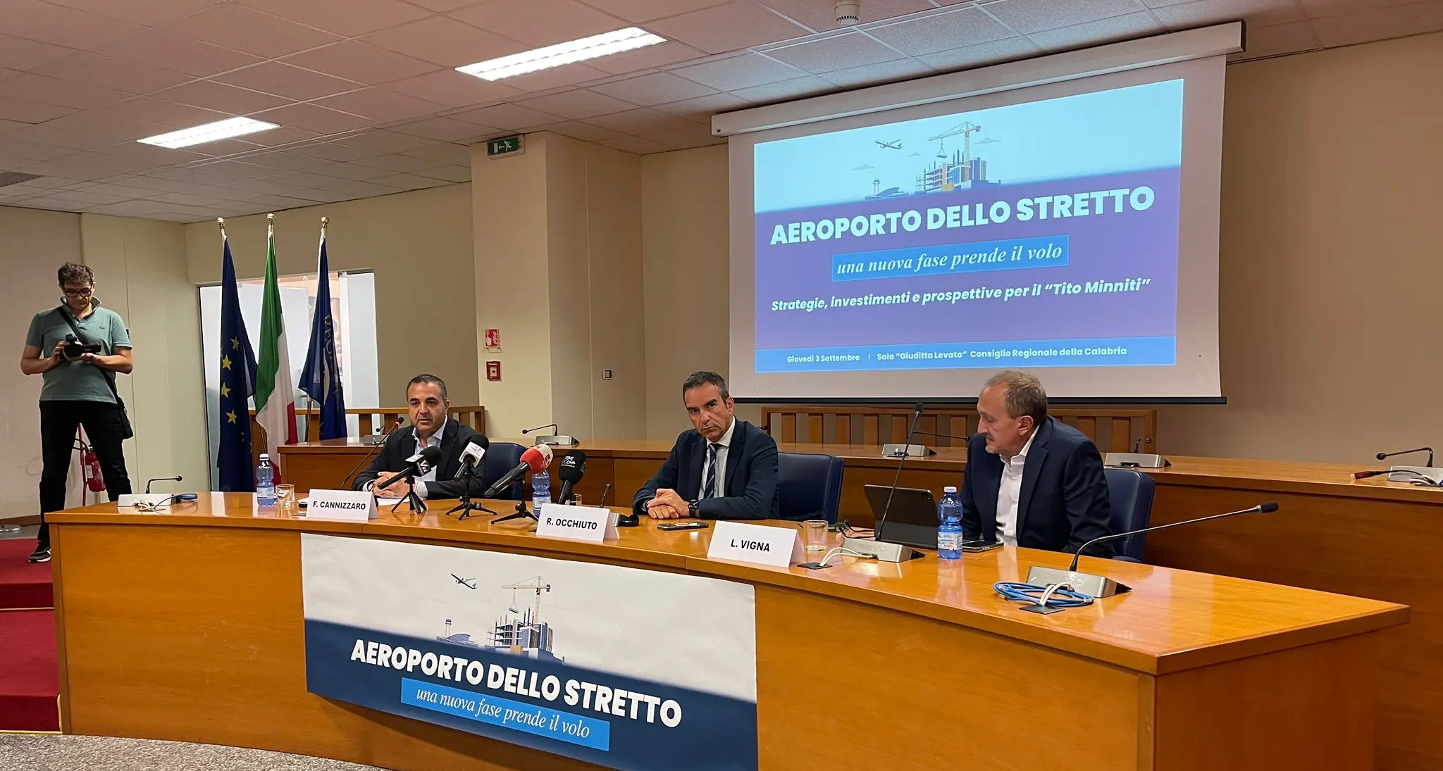 Tito Minniti, sulla winter season Vigna e Occhiuto rassicurano: «Più voli e passeggeri. Bergamo farà numeri migliori di Londra»\n