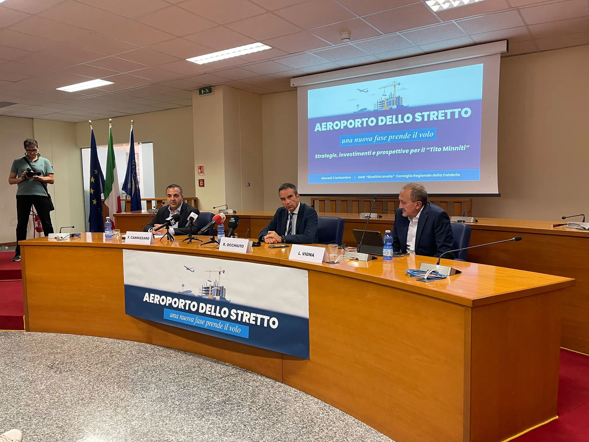 Tito Minniti, sulla winter season Vigna e Occhiuto rassicurano: «Più voli e passeggeri. Bergamo farà numeri migliori di Londra»\n